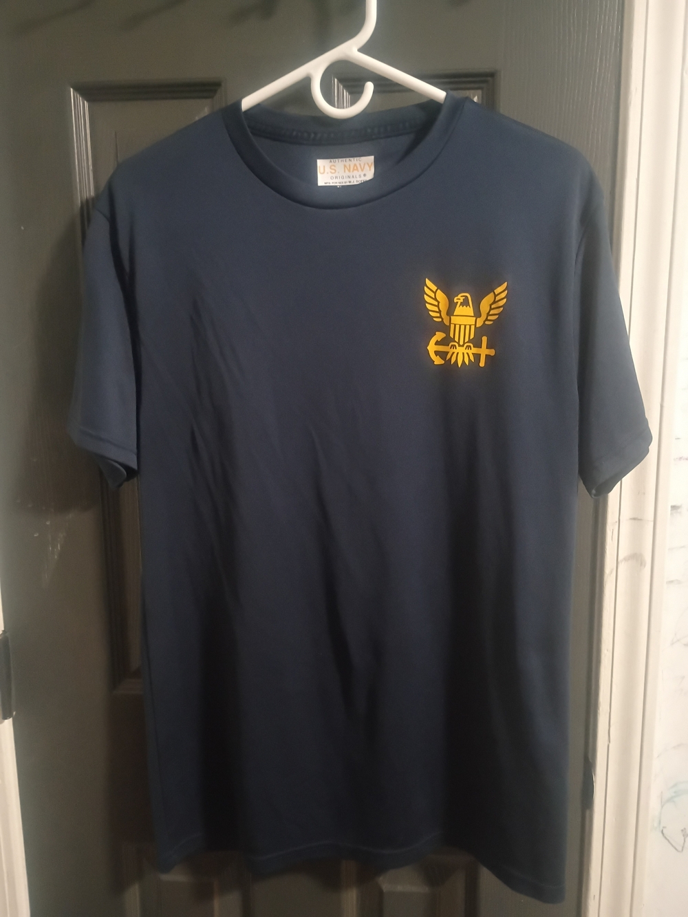 U.S. Navy Men's Short Sleeve Crew Neck T-Shirt in Navy with Gold Emblem